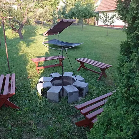 Prázdninový dům Liget Fruit Garden Family